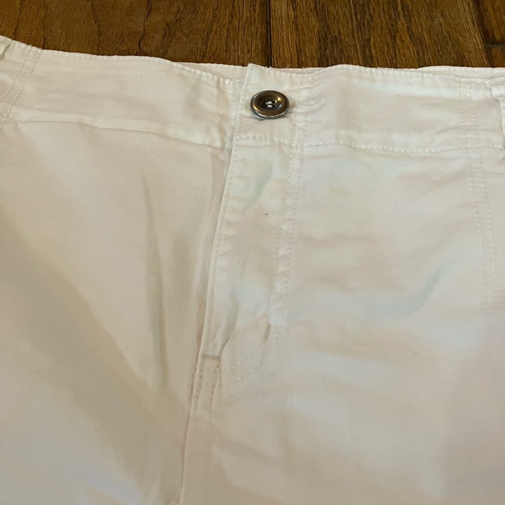 LANE BRYANT WHITE SHORT SKIRT W/BUILT IN UNDER SHORTS 6 POCKETS SZ 18 - Picture 5 of 8